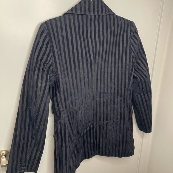 Blazer - Picture 7 of 8